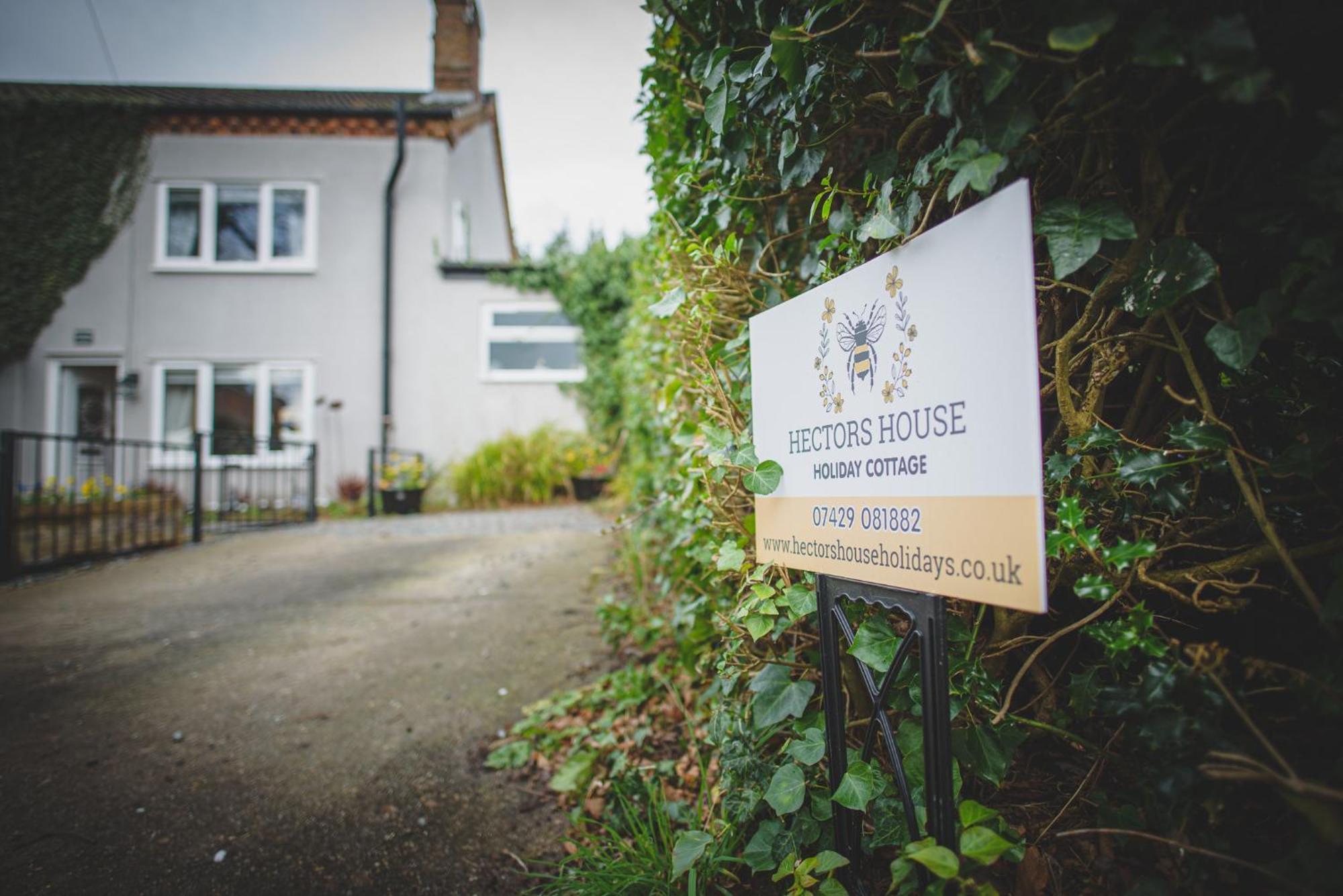 Hectors House Villa Ormesby Saint Michael Bagian luar foto
